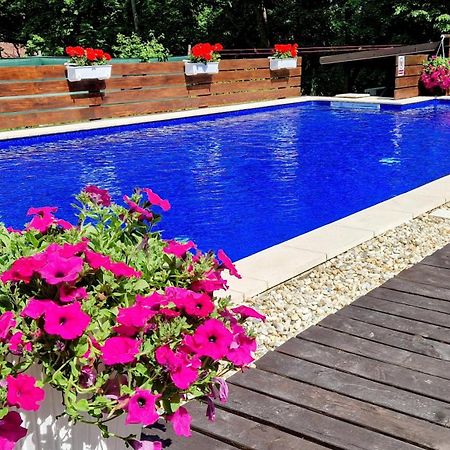 Apart-Club Zora Бардейовське-Купеле Екстер'єр фото